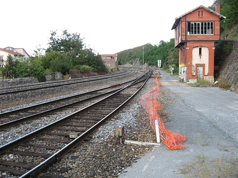 File:L'Arbresle station 2009 10.jpg