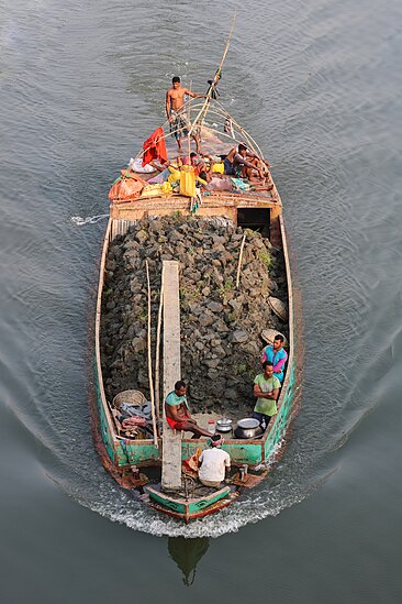 Một con thuyền ở Vườn Sinh thái Bờ Tây Cầu Jamuna, Bangladesh Hình: Ashraful Islam Shimul