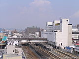駅ビル減築前の駅全景（2007年）
