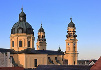 Igreja teatina de São Caetano, uma igreja católica em Munique, Alemanha. (definição 5 153 × 3 556)