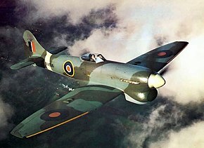 飛行するテンペスト Mk.V NV696号機 (1944年11月25日撮影)