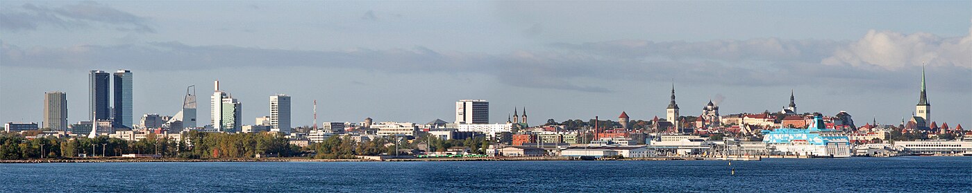 Panorama grada s mora.