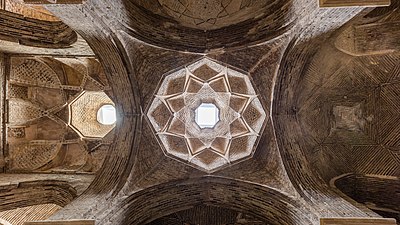 نمایی از آجرکاری‌های شبستان شمالی مسجد جامع اصفهان