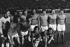 Photo en noir et blanc de l'équipe de Saint-Étienne en 1976