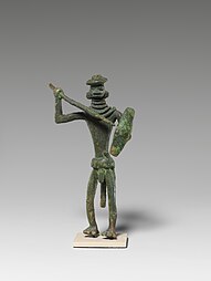 Patung pendekar perunggu (dengan tombak), Jawa, sekitar tahun 500 SM–300 M.