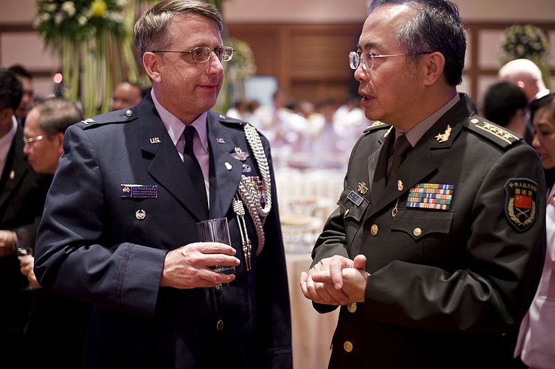 File:นายกรัฐมนตรี ร่วมงานเลี้ยงรับรองเนื่องในวันกองทัพบก ณ - Flickr - Abhisit Vejjajiva (3).jpg