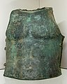 Corazza "muscolare" in bronzo italica del IV secolo a.C. (da Ruvo di Puglia, ora al British Museum).
