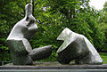 Two Piece Reclining Figure No. 5 (İki Yaslanmış Figür No.5), Bronz, (1963-1964), Kenwood House'da, Londra