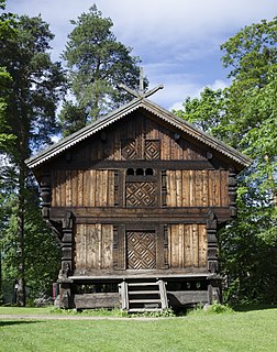 Celeiro de Berdal construído entre 1750 e 1760, sul de Vinje, Telemark, Noruega. (definição 3 264 × 4 148)