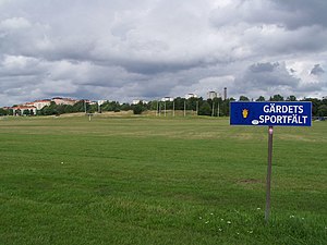 Gärdets sportfält från Lindarängsvägen