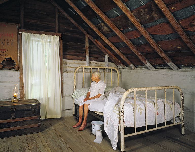 File:90-year old Kate Carter in North Carolina log cabin.jpg