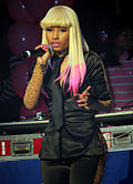 Nicki Minaj a actuar ao vivo em 2011 na cidade de Nova Iorque.