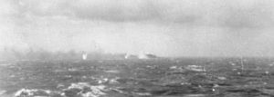 Тонущий «Бисмарк», фото с борта корабля КВМС Великобритании