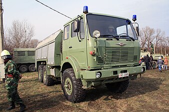 Ватрогасно навално возило М-80 на шасији камиона ФАП 2026 БСД/А.
