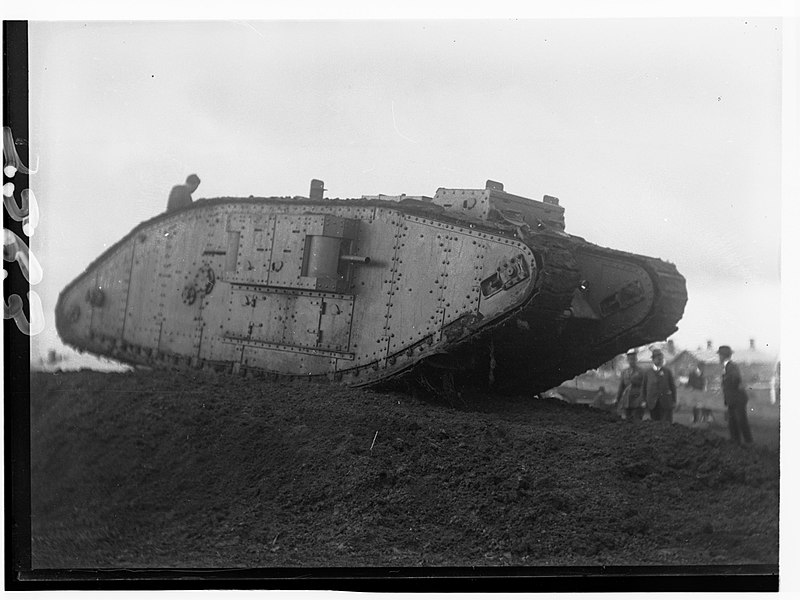 File:Tank on Unley Oval(GN02563).jpg