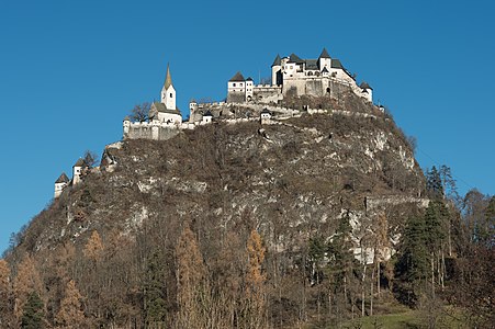 Замак Хохостервиц у близини града Санкт Фајта у аустријској покрајини Корушка, налази се на 664 метара надморске висине. По ведром дану може се видети са удаљености од 30 километара.