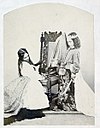 Энни Роджерс и Мэри Джексон в сцене «Королева Элеонора и Прекрасная Розамунда»