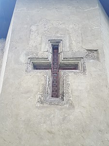 Вікно-хрест на апсиді
