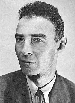 Oppenheimer noin vuonna 1944
