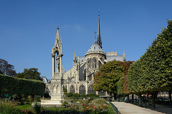 Fonte da Virgem (Fontaine de la Vierge) na Praça João XXIII, em primeiro plano; ao fundo, a abside da Catedral de Notre-Dame de Paris, França. (definição 5 537 × 3 691)