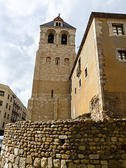 La torre del gallo de San Isidoro fue construida en el siglo XII