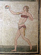 Sportlerin im Mosaik der italienischen Welterbestätte Villa Del Casale