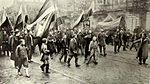 Svarta sotnjerna marscherar i Odessa 1905 efter Oktobermanifestet.