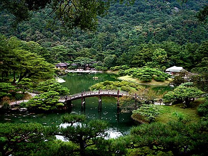 نمایی از یک باغ ژاپنی