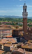 Torre del Mangia in Siena, Italy.jpg