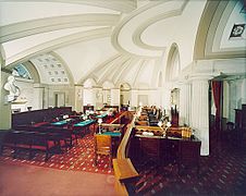 El interior de la Corte Suprema de los Estados Unidos en Washington D. C., diseñada por Benjamin Latrobe