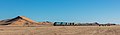 15. Két dél-afrikai 33-400 sorozatú dízelmozdony által vontatott tehervonat a Swakopmund–Walvis Bay-vasútvonalon (Namíbia) (javítás)/(csere)
