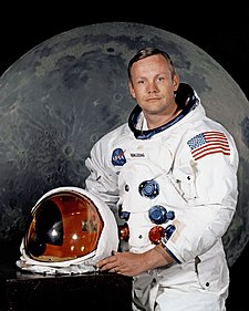 Neil Armstrong fyrir Apollo 11 ferðina.