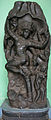 Shiva dansant dans la peau de l'éléphant-démon[5]. Prov. : temple Airavateshvara, Darasuram. Basalte, H : 2 m env. Chola. Tanjavur Art Gallery.