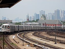 R46 F train to Coney Island enters Smith-Ninth Streets before renovation