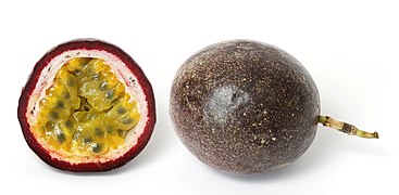 File:Passionfruit and cross section.jpg (2010-02-05)