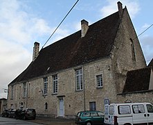 La Maison de la Justice et du Droit, installée dans un bâtiment de l'ancien prieuré Saint-Denis.
