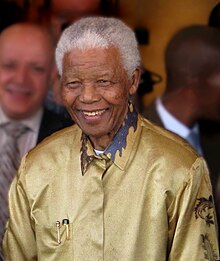 Nelson Mandela dagin fyri sín 90-ára føðingardag í Johannesburg í mai 2008