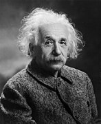 13. Альберт Ейнштейн 1879 — 1955 американський фізик.