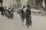 Holmenkollrennet 1906, første gang kongeparet var til stede ved hopprenn.[19]