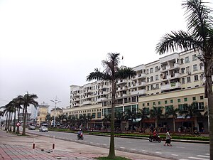 Một đường phố ở trung tâm thành phố Móng Cái
