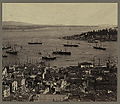 Sarayburnu, Haliç girişi ve İstanbul Boğazı'nın 1880-1893 yılları arasında bugünkü Beyoğlu ilçesine ait bir bölgeden görünümü. Arka planda Üsküdar ve Kadıköy görülmektedir.