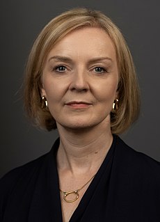 Oficiálny portrét Liz Trussovej ako premiérky zo septembra 2022