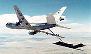 空中給油を受けるF-117