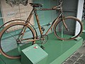 बांबूपासून बनविलेली सायकलची फ्रेम(१८९६)