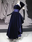 Balklänning från 1948 i sammet och siden