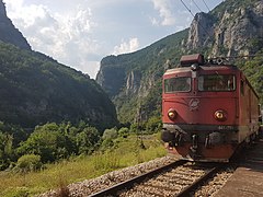 JŽ serije 441 na postaji Vrbnica na meji med Srbijo in Črno goro.