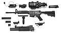 ام۴ کارباین ، یک تفنگ خدماتی مدرن با قابلیت شلیک خودکار. این سلاح توسط ارتش ایالات متحده در خدمت است و می‌توان آن را سفارش‌سازی نیز کرد.