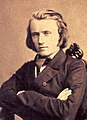 Johannes Brahms utviklet musikken både ved å skue bakover og å bryte med samtidens konvensjoner. Foto:: Ukjent