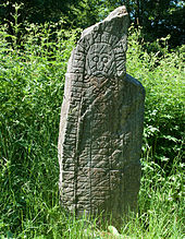 Runenstein von Släbro, Nyköping, Södermanland, Schweden; Maskenstein; 1000 n. Chr., gefunden 1935