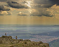 Вид з Балканських гір на місто Сливен та Фракійську рівнину.